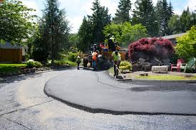 Best Custom Driveway Design  in Earlvle, IL